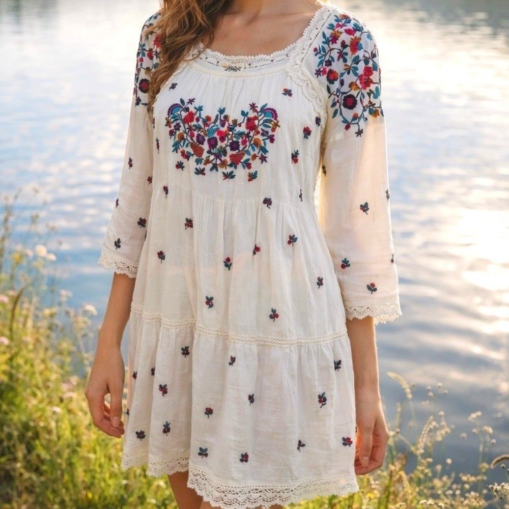Citrus‎ Embroidered Floral Mini Dress Sz S White Boho Crochet Tiered Feminine